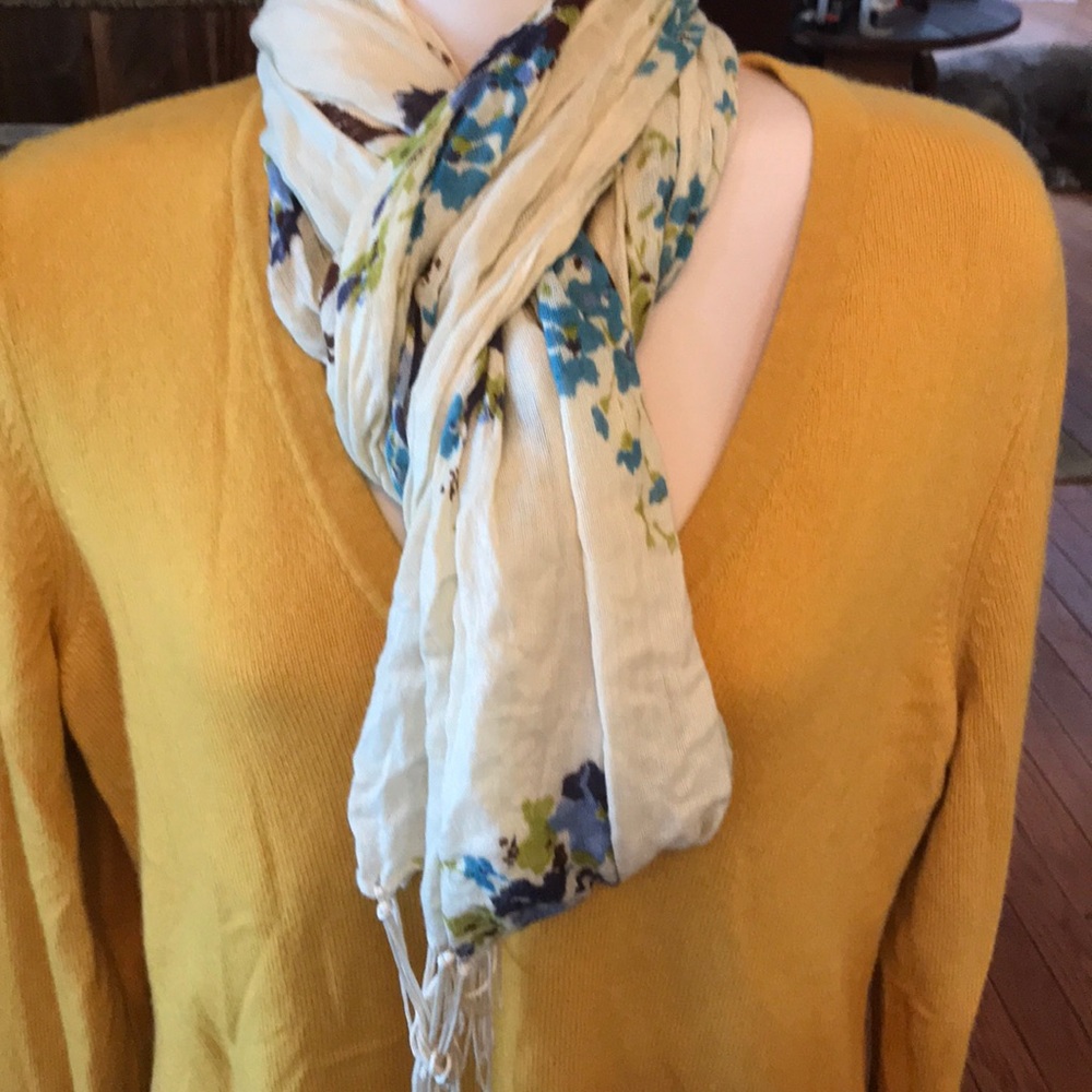 Golden glamour Cashmere sweater!